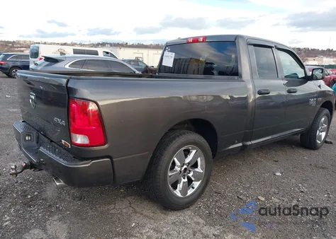 2019 Ram 1500 Classic Express 4X4 6'4 Box z USA, uszkodzony, nr VIN 1C6RR7FT3KS600162